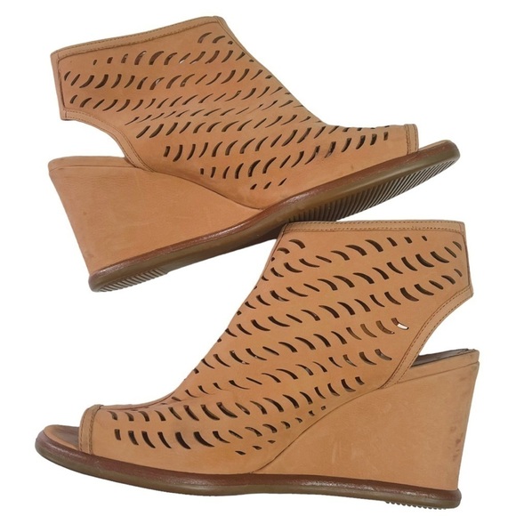 Via Spiga Delsey Tan Suede Wedge Sandals sz 9 - Picture 7 of 15